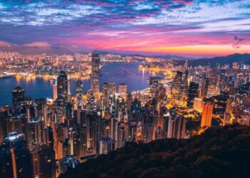 6h sáng, phòng tập thể dục ở xứ Cảng thơm đã chật kín, tôi bỗng ngộ ra mật mã của giới nhà giàu chính là nằm ở 2 chữ: Kỷ luật