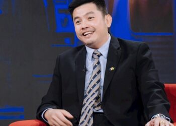 Sếp FPT Retail lần đầu liên tiếng về cuộc chiến giá rẻ, tiết lộ “bí mật doanh thu khủng” của chuỗi Long Châu