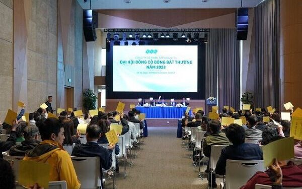 Thêm một lãnh đạo cấp cao của FLC xin từ nhiệm