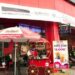 Không bỏ lỡ “cuộc chiến vỉa hè”, các ông lớn Highlands, Trung Nguyên, King Coffee,… cũng xuống đường bán cà phê