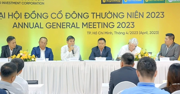 Lời tiên tri “tiếng rên xiết kéo dài” của Chủ tịch Nguyễn Đức Tài linh nghiệm với chính Thế Giới Di Động, còn các đối thủ đang ra sao?