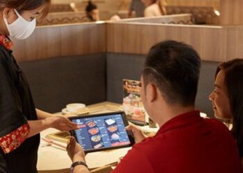 Thời của trải nghiệm khách hàng: Từ chiếc iPad thay thực đơn giấy của chuỗi 400 nhà hàng Golden Gate đến các ứng dụng công nghệ lắng nghe và AI tạo sinh
