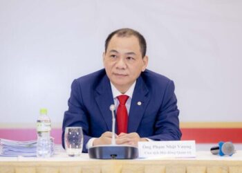 Chủ tịch Vingroup Phạm Nhật Vượng khẳng định sẽ không buông bỏ VinFast và tiếp tục hỗ trợ 1 tỷ USD