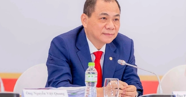 Không chỉ Chủ tịch Phạm Nhật Vượng, người đàn ông này cũng thường dùng cà vạt màu đỏ: Lý do là gì?