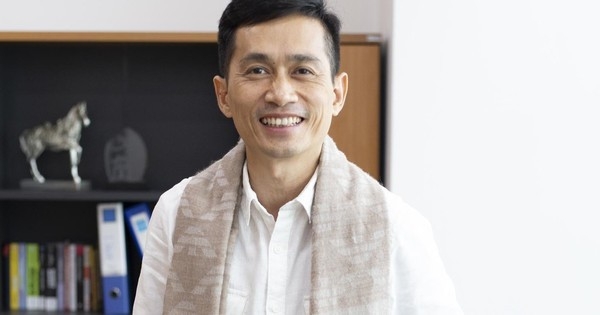 Ông Nguyễn Đỗ Lăng: Linh hồn của nhóm Apec, màn đeo khăn tím ‘gồng lãi’ kinh điển và sự trở lại bất ngờ sau vụ khởi tố