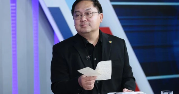 Ông Hoàng Nam Tiến: U50 đừng tự dằn vặt khi chưa được làm sếp, U40 phải đề cao tự học kẻo bị đào thải, U30 “nhảy” việc trong 2-3 năm là chuyện bình thường