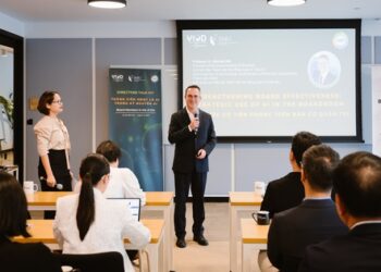 Gần 100 thành viên HĐQT dự một sự kiện do AI làm MC: Giám đốc Intel Việt Nam khuyến khích “hợp lực với AI”, Chủ tịch TTC AgriS lo ngại rủi ro dữ liệu