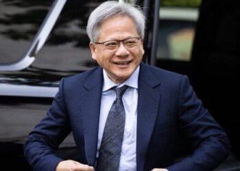 Tỷ phú Jensen Huang: Thức dậy từ 4h sáng, thường xuyên bỏ ngủ để làm việc
