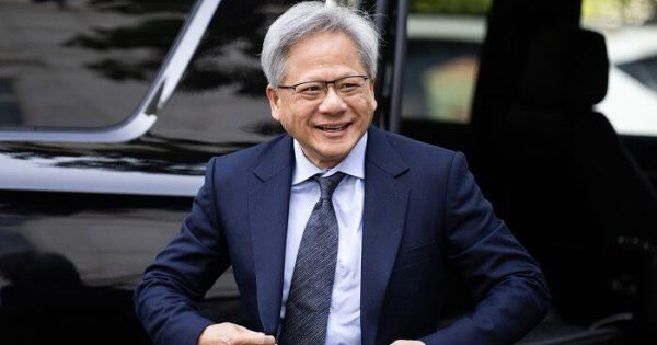 Chuyên Gia Trong Ngành 8 Tỷ phú Jensen Huang: Thức dậy từ 4h sáng, thường xuyên bỏ ngủ để làm việc