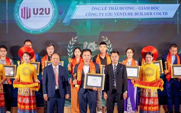 CEO U2U Venture Builder được vinh danh tại Sao vàng thương hiệu đất Việt 2024