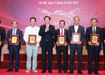Hội Doanh nhân Tư nhân Việt Nam vinh danh các tổ chức, cá nhân tiêu biểu