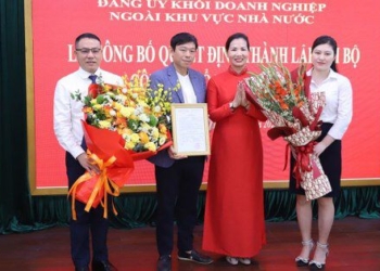 Đảng ủy Khối doanh nghiệp Ngoài khu vực Nhà nước quận Hoàn Kiếm chúc mừng Ngày Doanh nhân Việt Nam