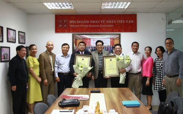 Hội Doanh nhân Tư nhân Việt Nam kết nạp thêm 2 hội viên mới