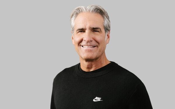 Hành trình từ thực tập sinh đến CEO Nike