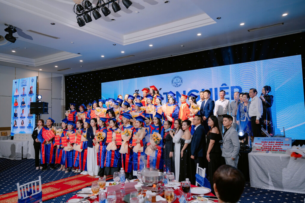 su kien ton vinh giao vien tieu bieu nganh cham soc sac dep 2024 dau an tri an va lan toa gia tri nghe nghiep 4