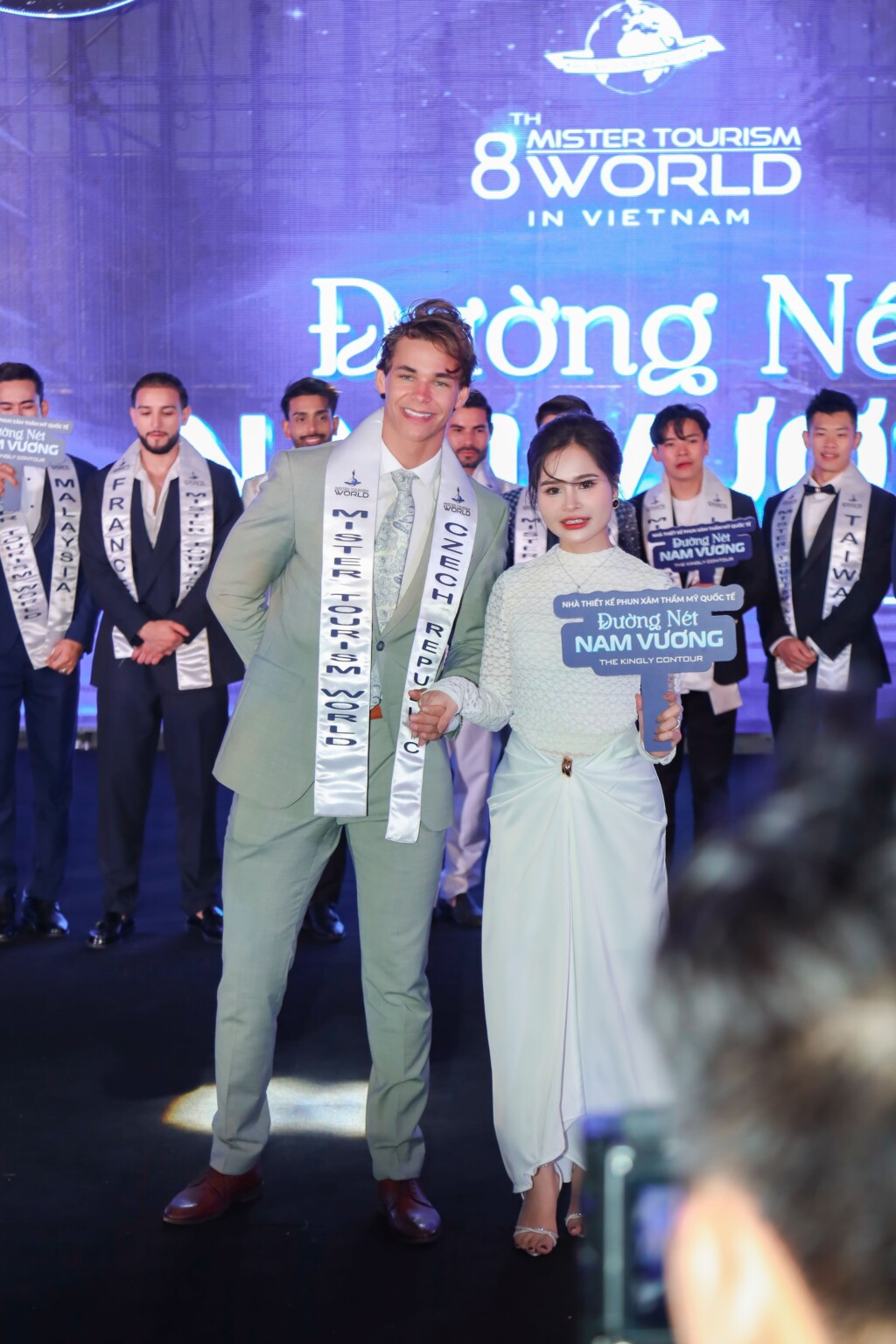 ms do linh toa sang tai mister tourism world 2025 nghe thuat phun xam viet nam ghi dau an quoc te 2