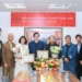 Trao tặng Kỷ niệm chương “Vì sự nghiệp Xây dựng và Phát triển Doanh nhân Việt Nam” cho Chủ tịch, Hiệu trưởng Trường Đại học Nguyễn Trãi