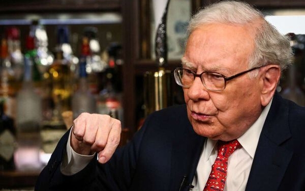 Đế chế của Warren Buffett báo cáo lợi nhuận tụt dốc 14%, phải chăng do thuế quan?