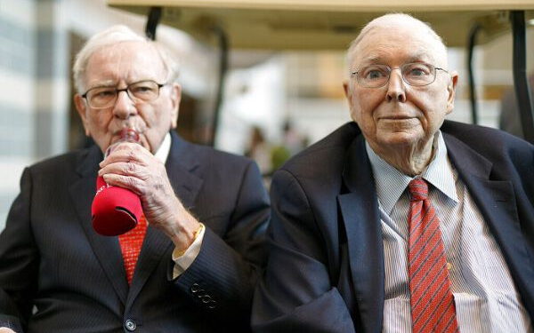Warren Buffett trả lời câu hỏi: Tại sao không mua bất động sản mà lại đầu tư cổ phiếu?