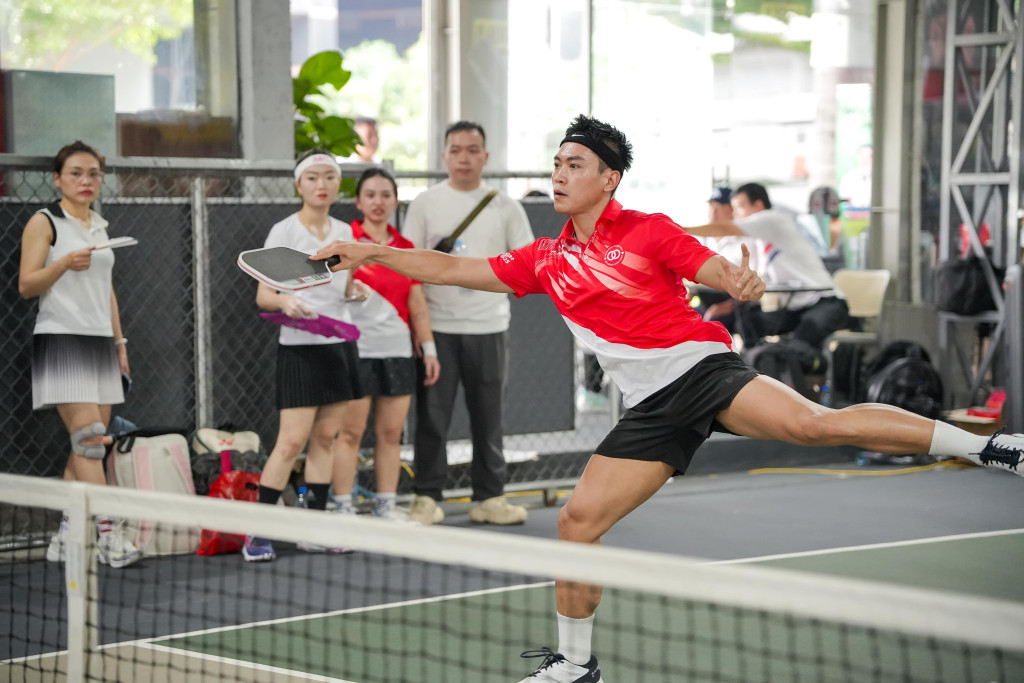 giai pickleball nguyen kim mo rong ket noi doanh nhan lan toa yeu thuong 2