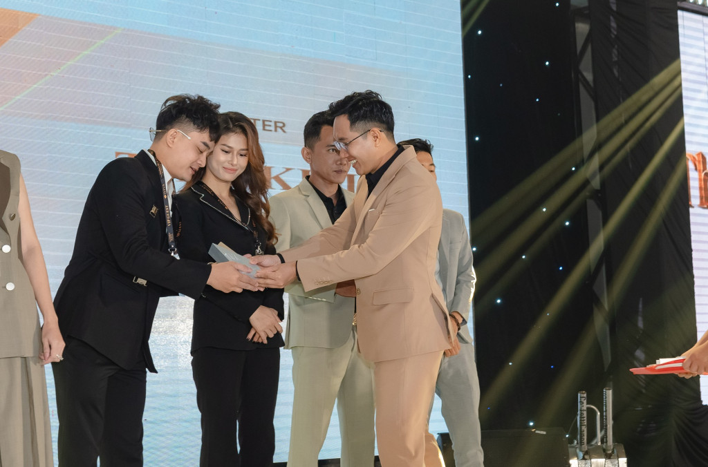 master nguyen tiem giam doc gop phan kien tao thanh cong cho the masters beauty of vietnam season 2 3