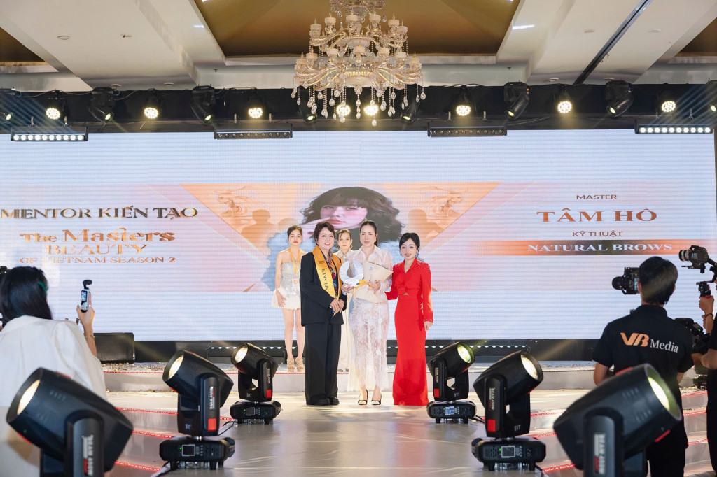 mentor tam ho khang dinh vi the chuyen gia phun xam tai the masters beauty of vietnam season 2 2