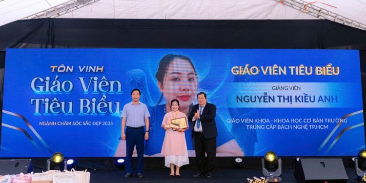 Lễ Tôn Vinh Giáo Viên Tiêu Biểu 2025 Và Niềm Tự Hào Mang Tên Cô Nguyễn Thị Kiều Anh