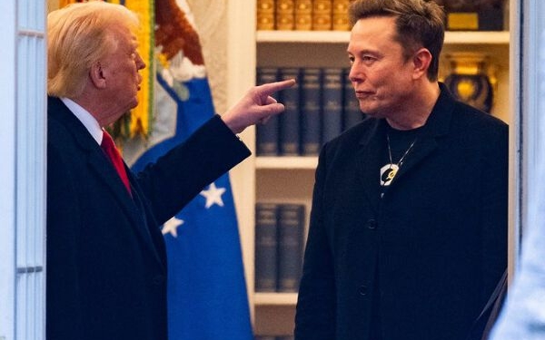 Ông Trump xem xét trục xuất tỷ phú Elon Musk