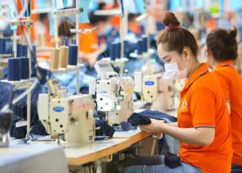 Doanh nghiệp làm gì để vượt qua “cú sốc” thuế quan?